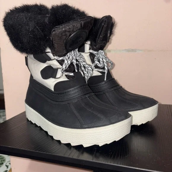 Pajar Canada Black/White Lace Up Snow Boots - Picture 1 of 9